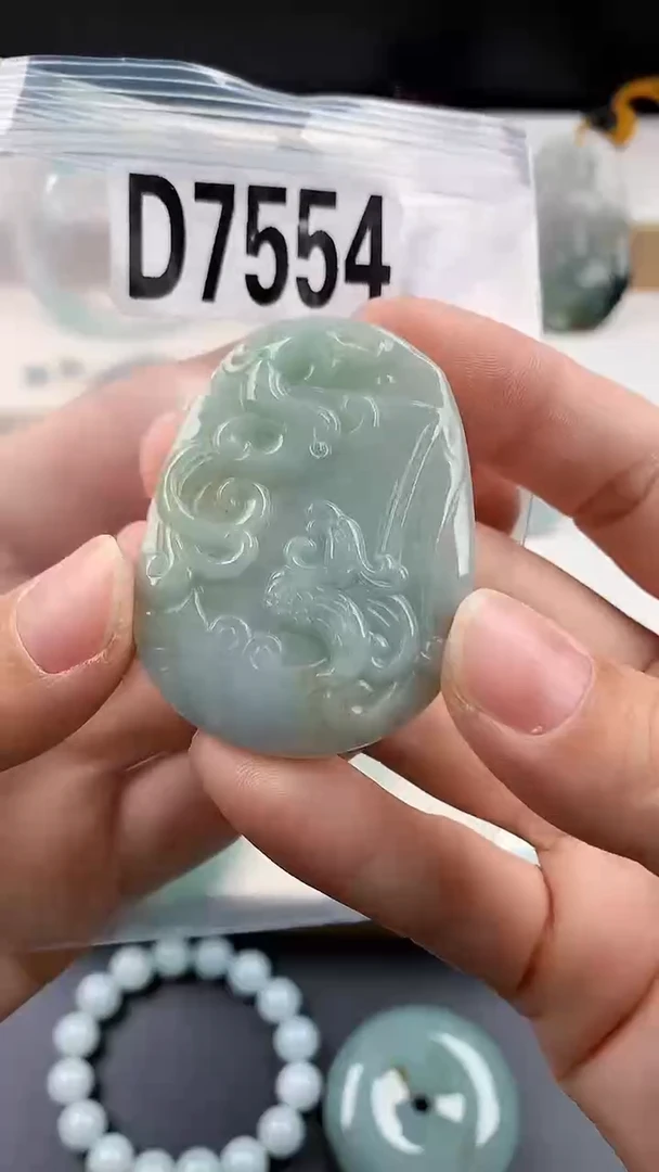颈饰未镶嵌翡翠天然翡翠吊坠挂件