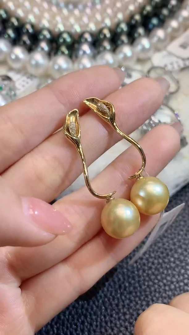 18K金镶嵌耳饰海水珍珠A38