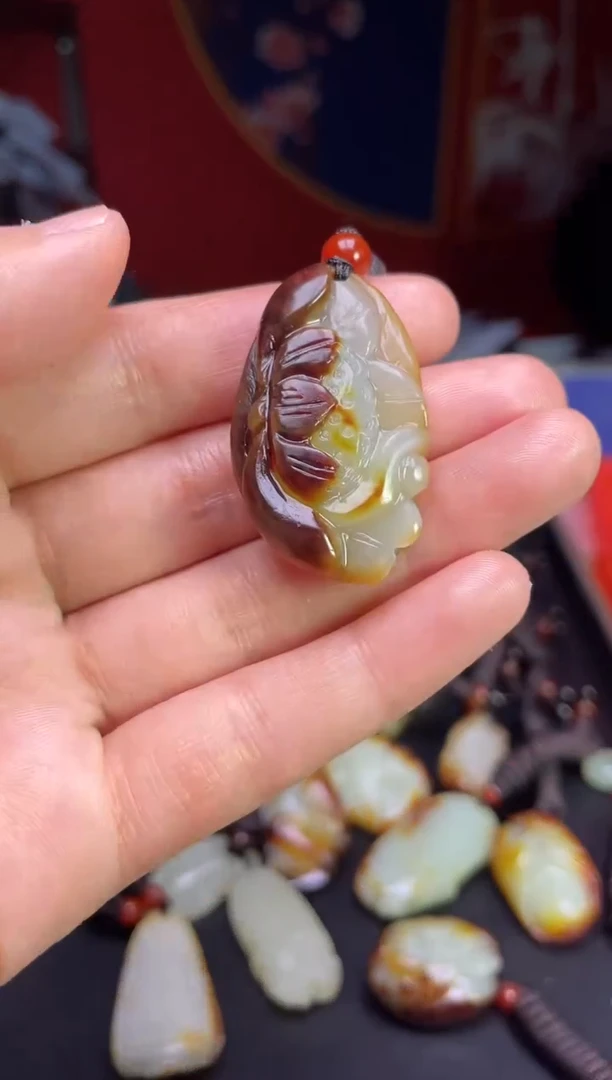 颈饰未镶嵌和田玉1