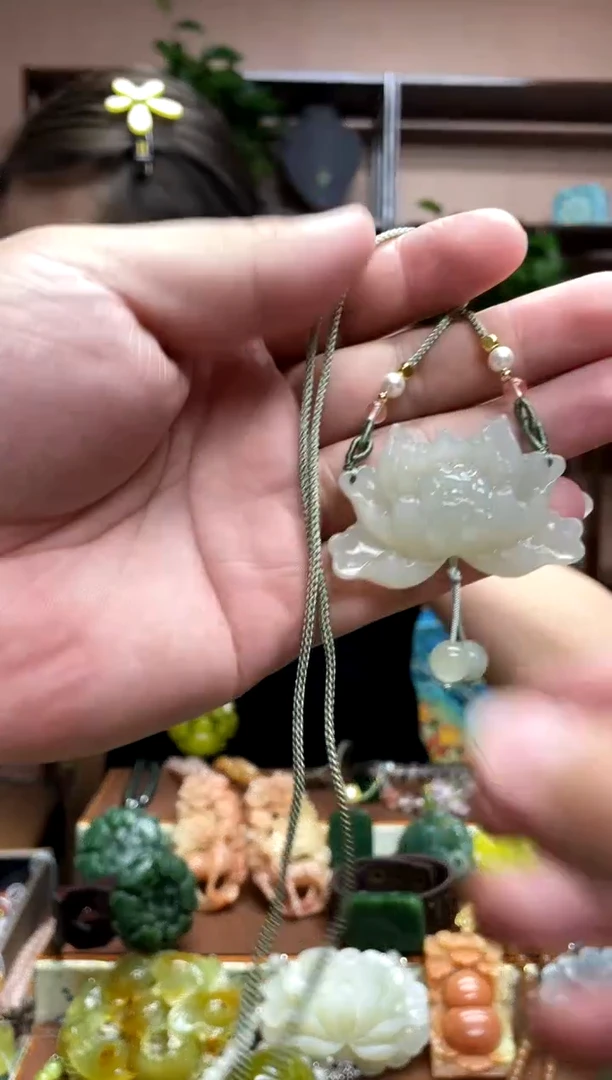 未镶嵌岫玉吊坠·1