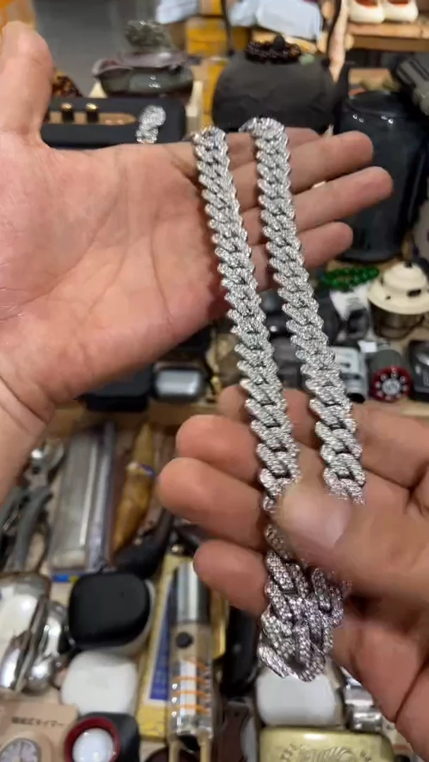 瓷片闪购商品  如图所示