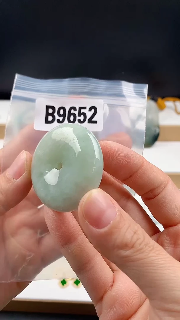 颈饰未镶嵌翡翠天然翡翠吊坠挂件