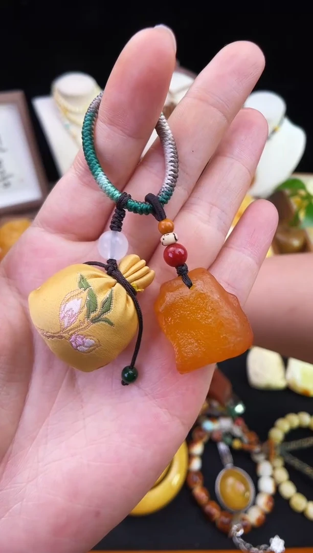 琥珀未镶嵌珠宝奇石柒月