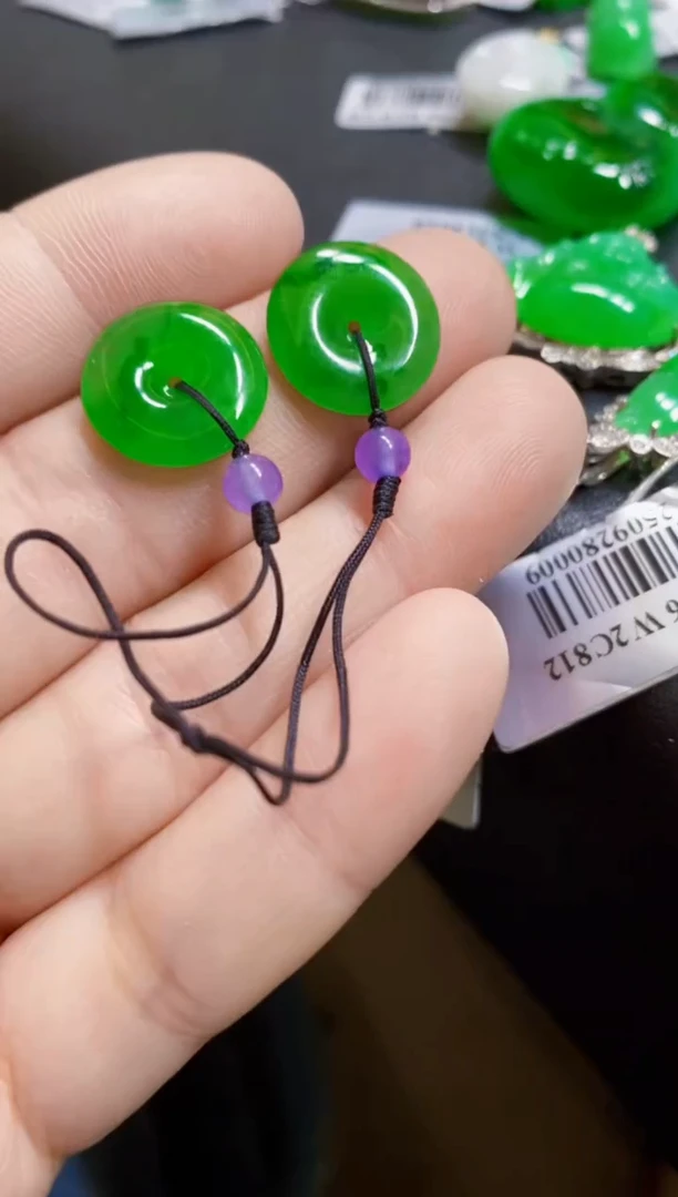 颈饰未镶嵌翡翠2个