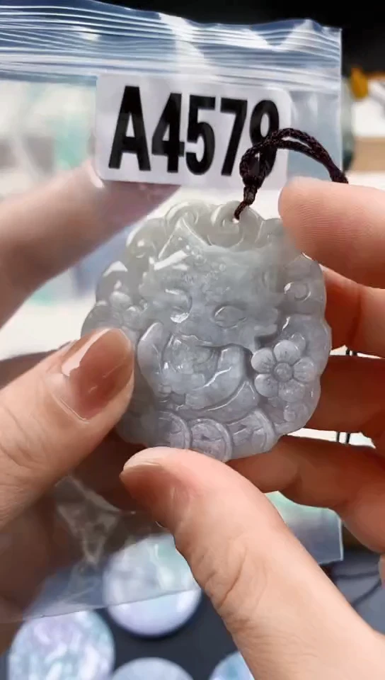 颈饰未镶嵌翡翠天然翡翠吊坠挂件