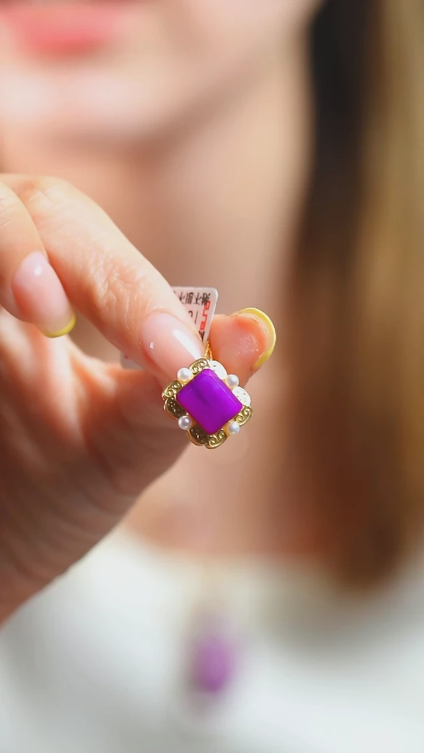 18K金镶嵌苏纪石（舒俱来）吊坠(不含链)11