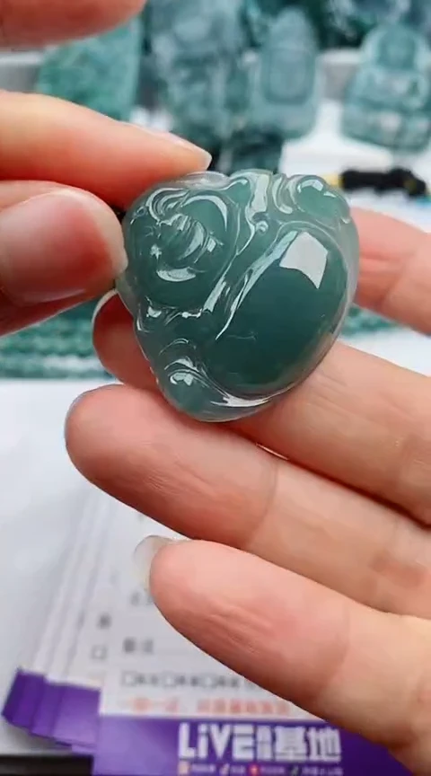 翡翠未镶嵌颈饰