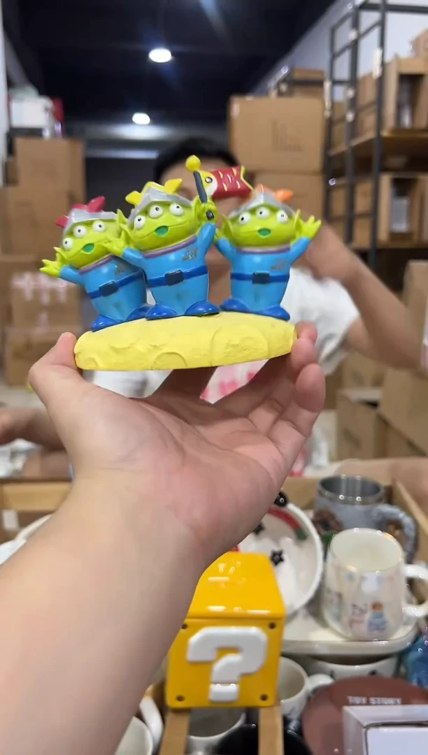 瓷片三眼仔午夜人行摆件