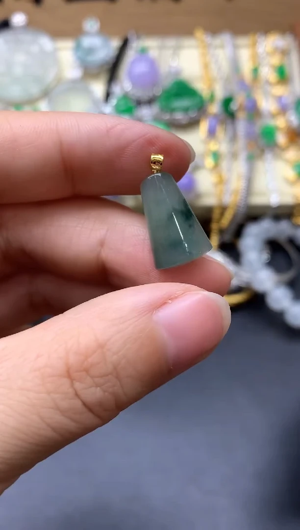 颈饰18K金镶嵌翡翠118-中国好珍宝