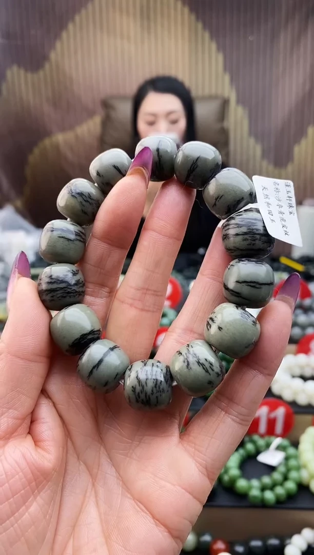 未镶嵌手串和田玉沙枣青虎皮纹16