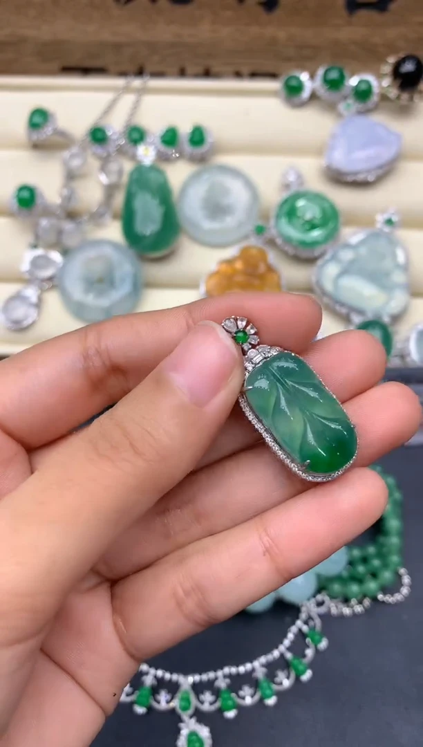 【闪购商品】翡翠颈饰18K金镶嵌234-中国好珍宝