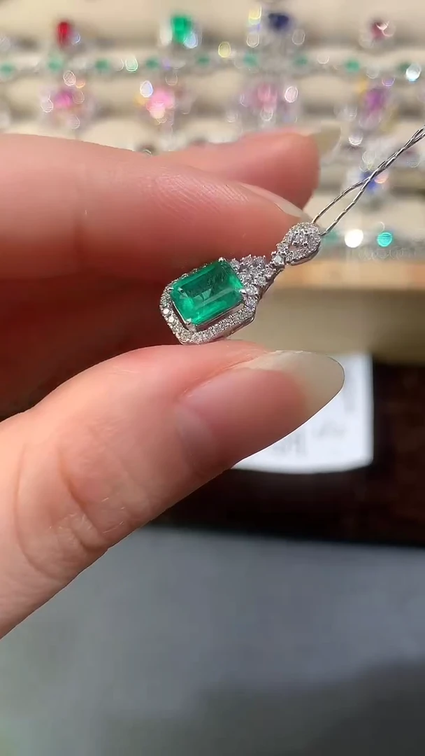 18K金镶嵌吊坠(不含链)祖母绿D275|5800