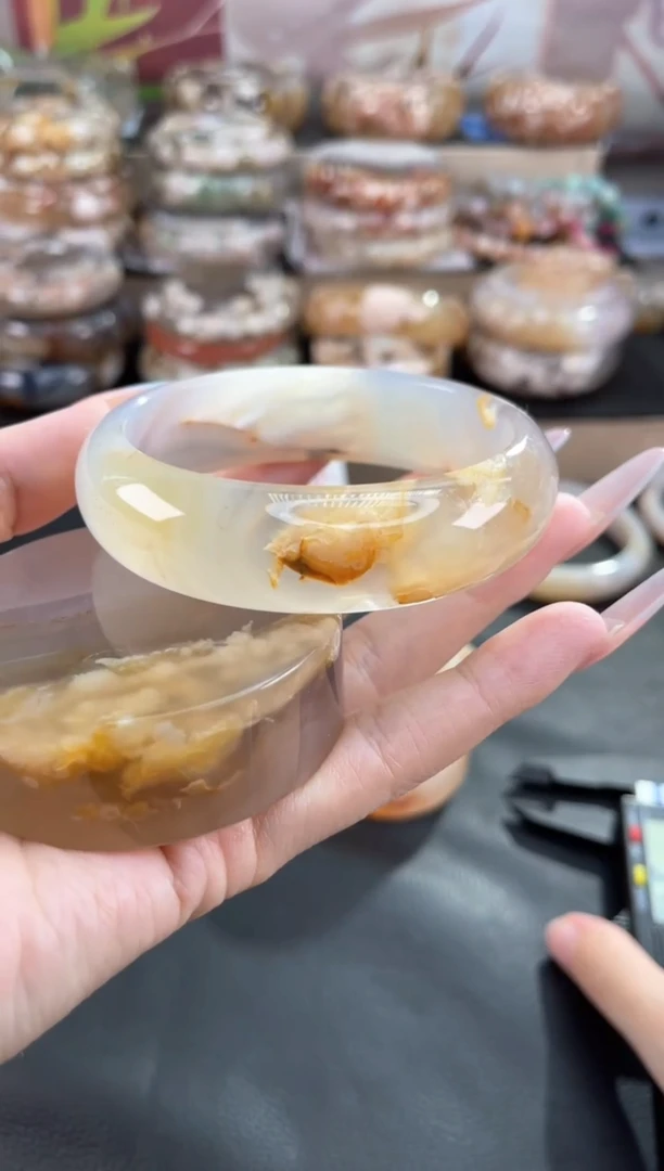 未镶嵌手镯石英质玉62