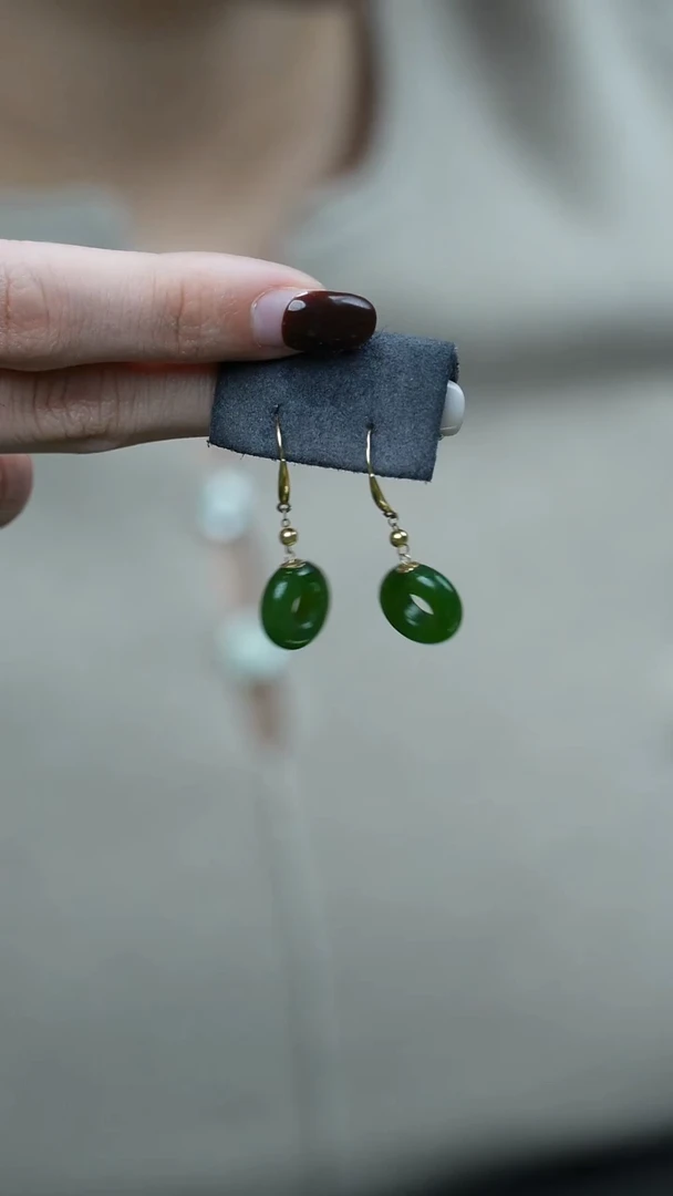 18K金镶嵌和田玉耳饰9