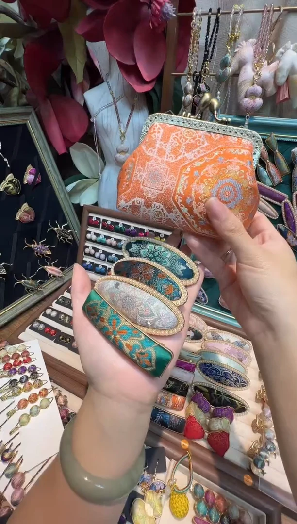 韩****l【孤品车10.5】三马菱形八达韵零钱包卡包