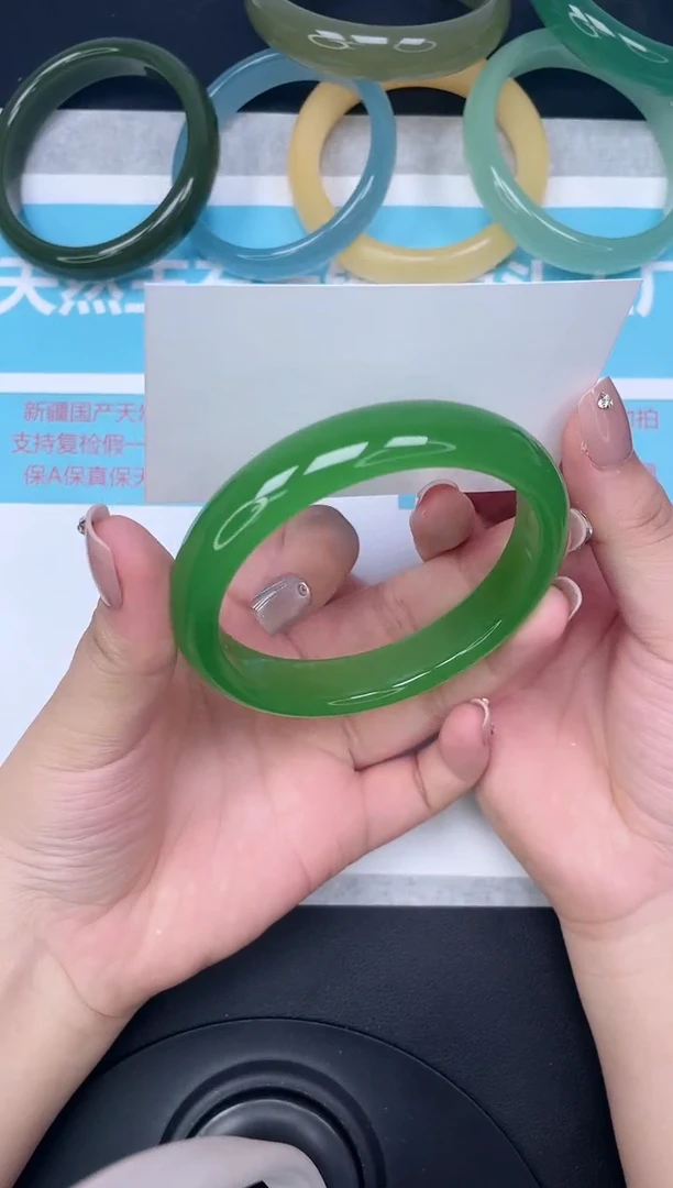 未镶嵌手镯石英质玉179-62.7