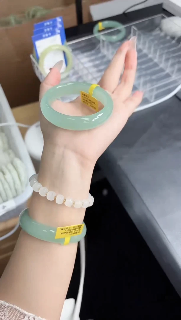 未镶嵌手镯石英质玉45-54