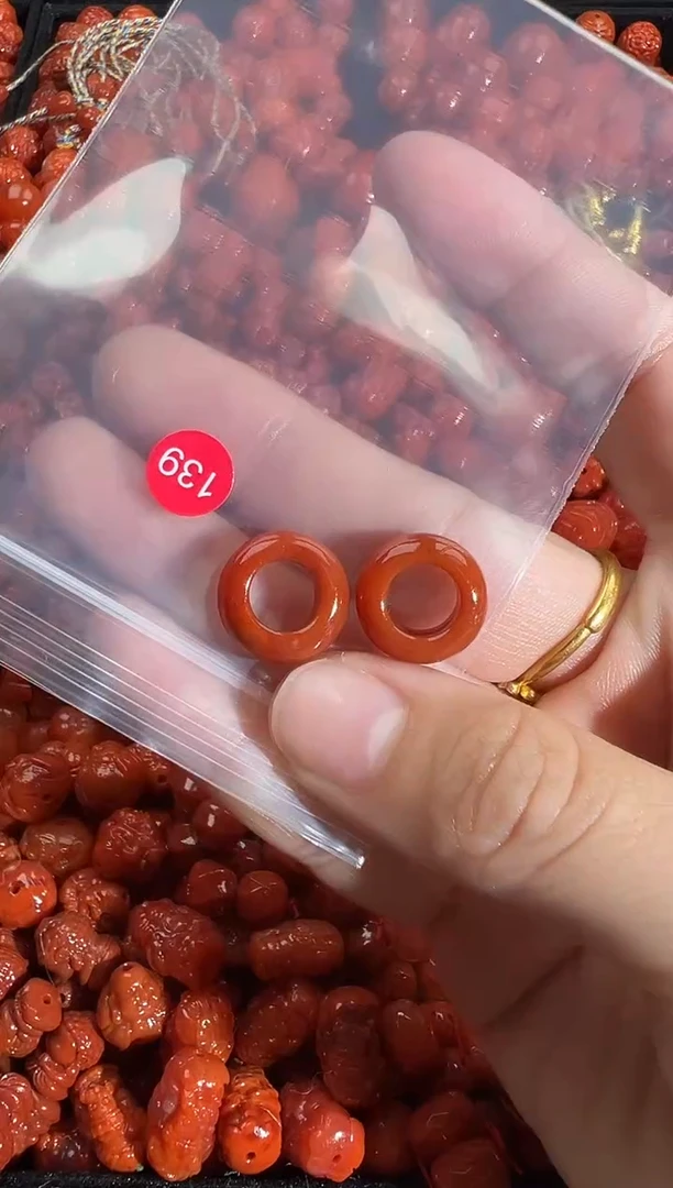 颈饰未镶嵌南红玛瑙1