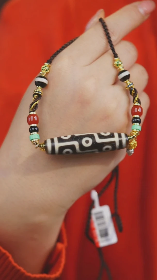 未镶嵌颈饰玛瑙/玉髓（覆膜）多样性发其一 9眼