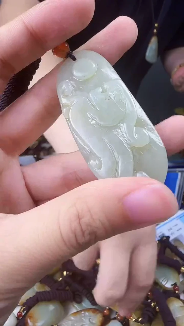 和田玉未镶嵌颈饰1