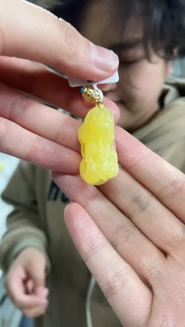 【闪购商品】蜜蜡裸石未镶嵌多样性发其一颜色微差