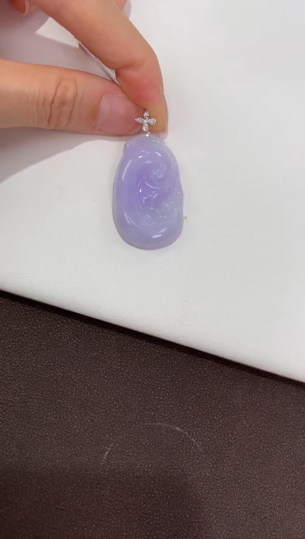 翡翠18K金镶嵌颈饰天然缅甸a货翡翠