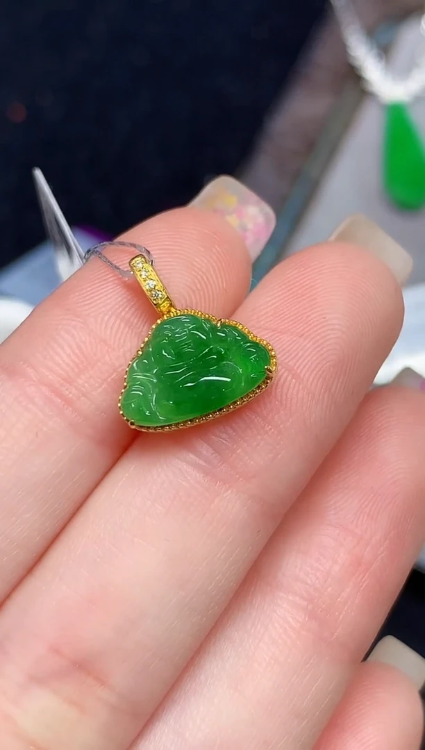 吊坠(不含链)18K金镶嵌翡翠L1446多样性发其一