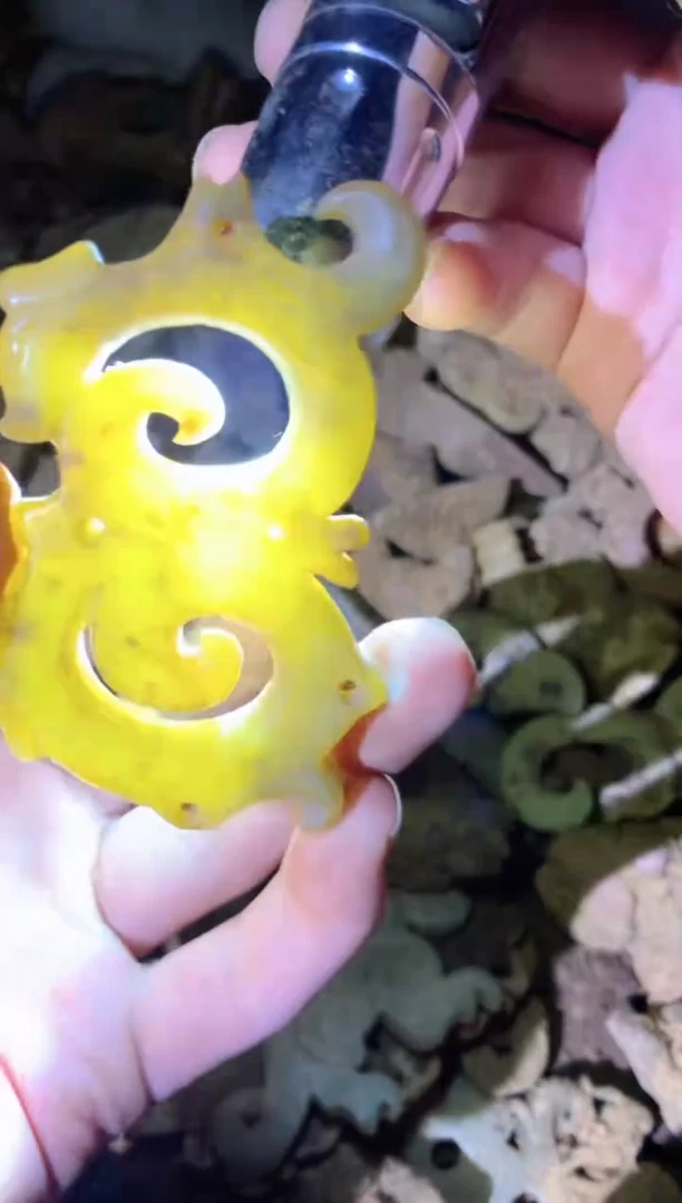 和田玉（糖玉）未镶嵌挂件以直播间实物图片为准