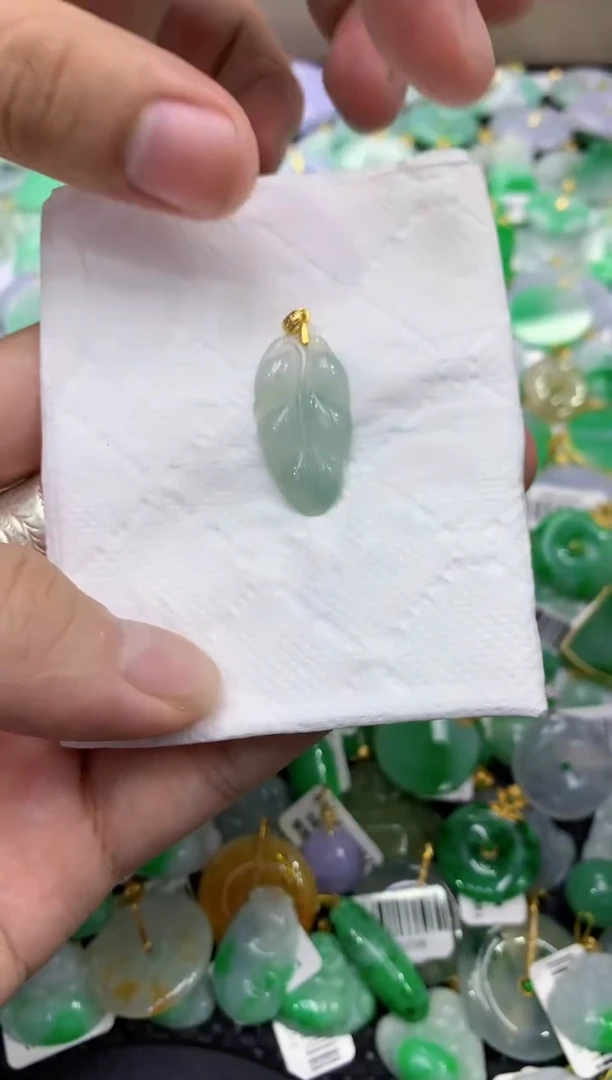 颈饰未镶嵌翡翠天然缅甸翡翠A货
