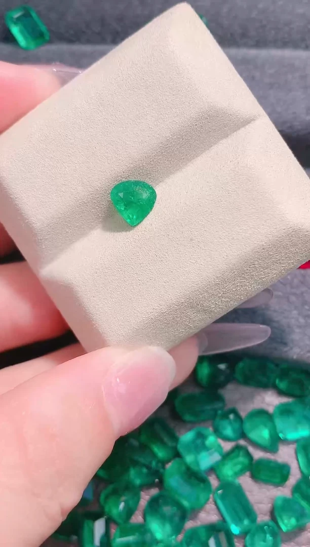 裸石祖母绿赞比亚天然1.12ct