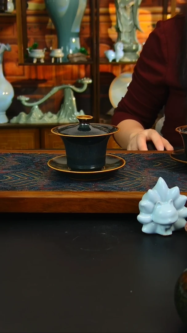 瓷片窑变马蹄盖碗，一级品