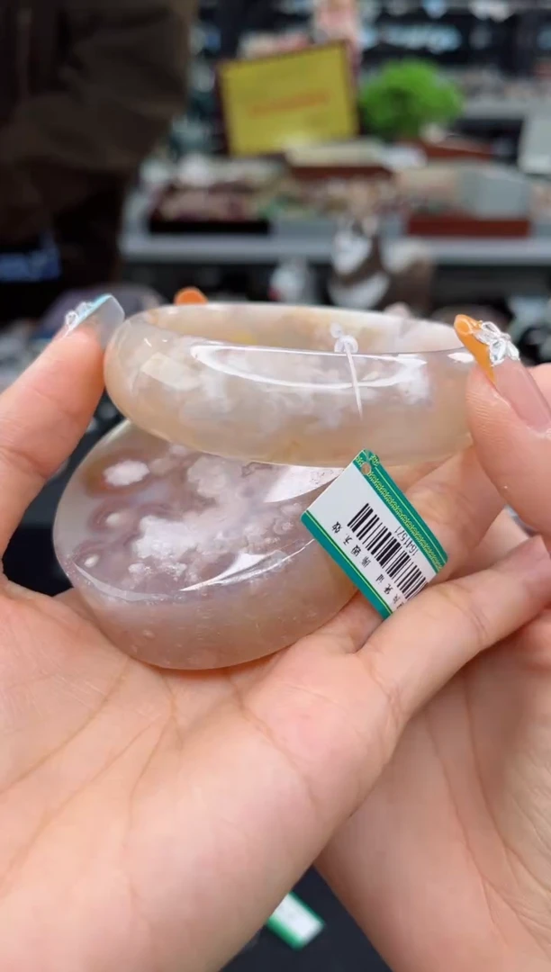 【闪购商品】石英质玉手镯未镶嵌62圈口（赠品镯心）1641571