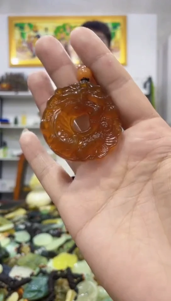 岫玉未镶嵌吊坠