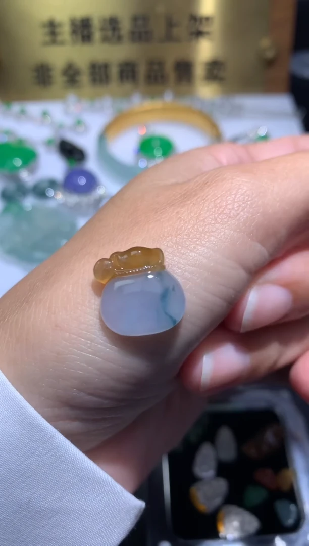 未镶嵌定制翡翠毛货