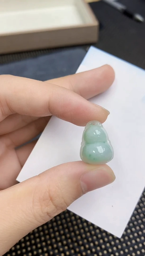 翡翠未镶嵌颈饰天然缅甸A货翡翠
