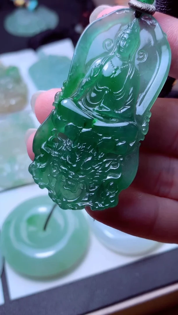 颈饰未镶嵌翡翠天然A货翡翠