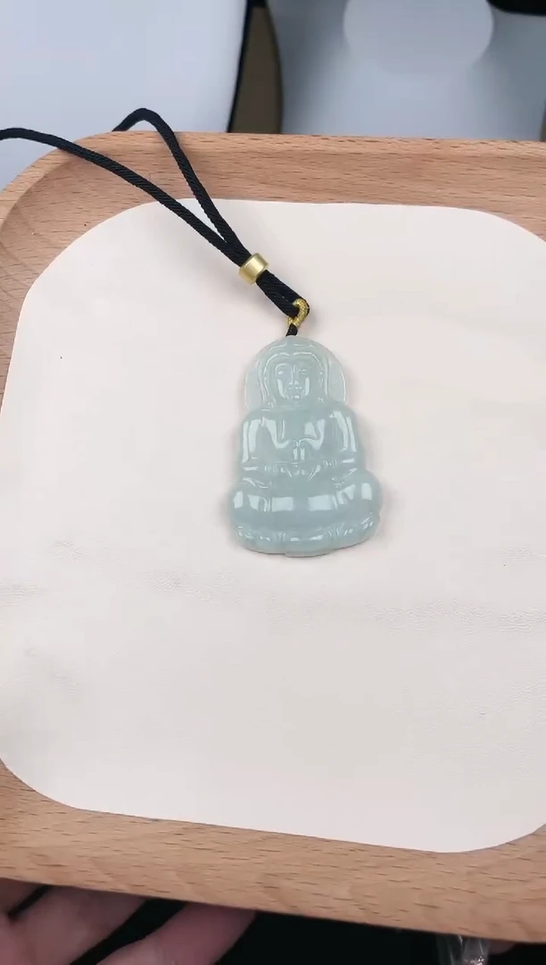 颈饰未镶嵌翡翠Y5A080油果绿观音+送同款绳子（多样性发其一）