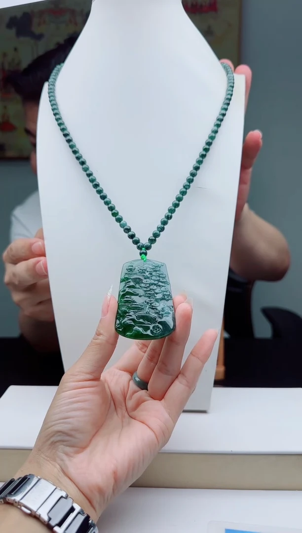 颈饰未镶嵌翡翠多样性发其一