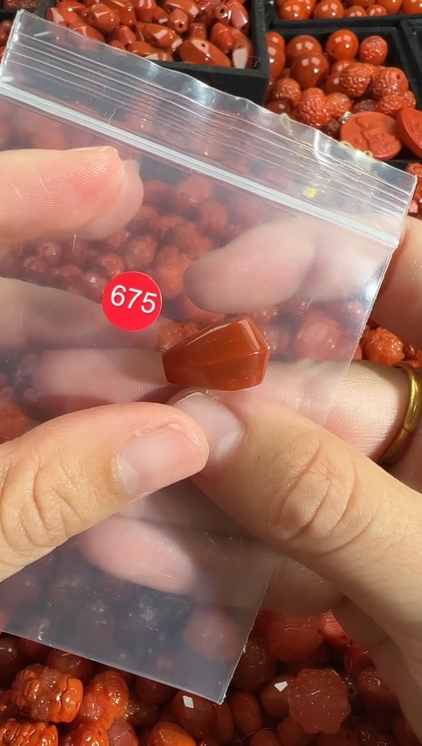 颈饰未镶嵌南红玛瑙1