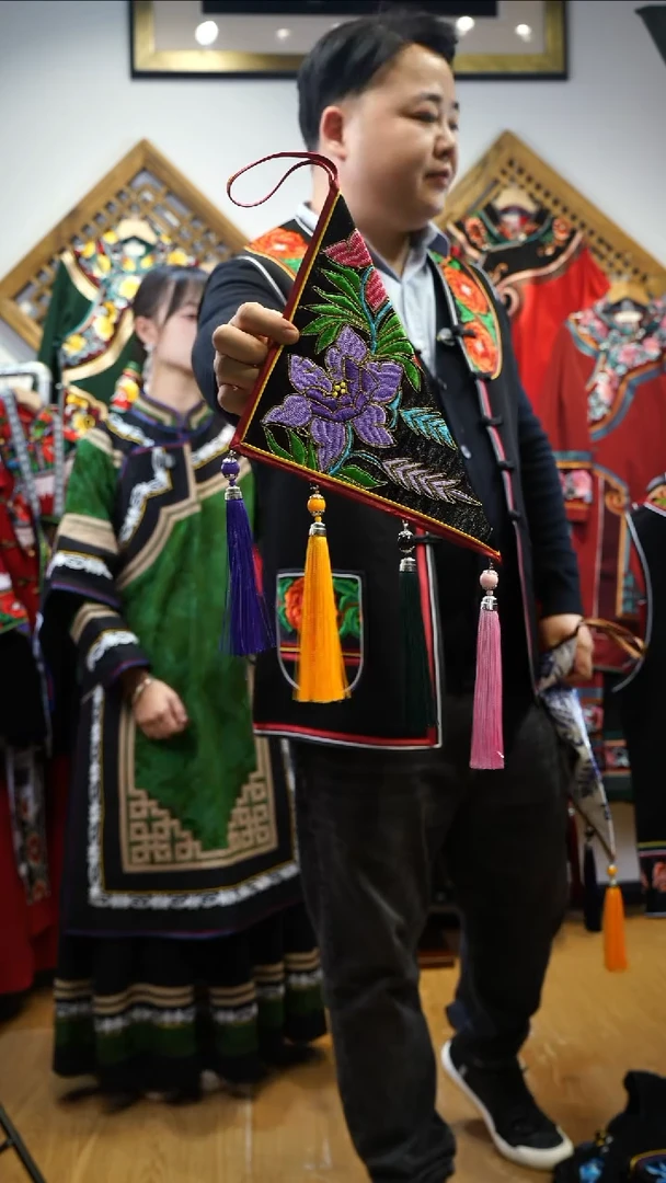 直播节专享民族风三角包