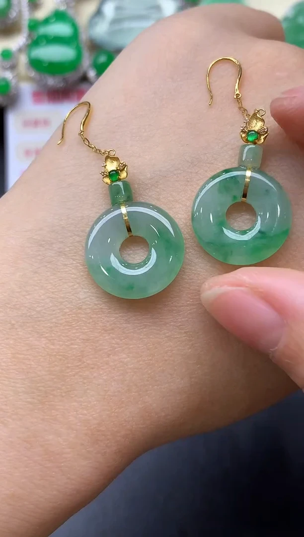 颈饰18K金镶嵌翡翠361-中国好珍宝