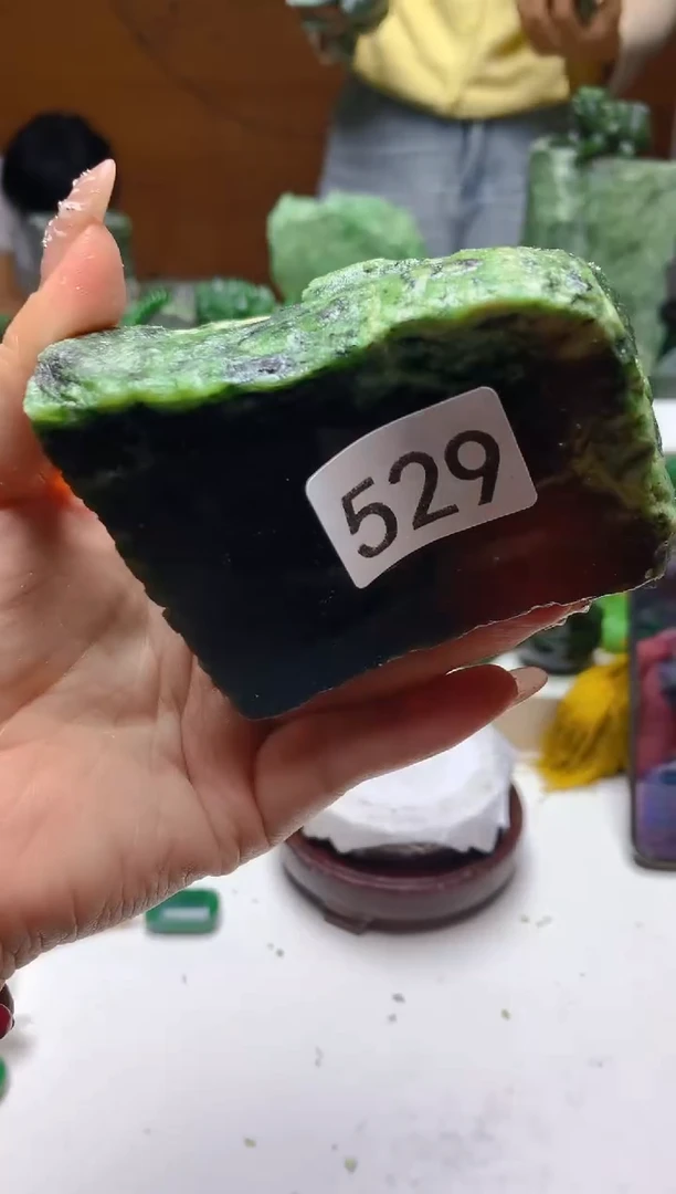 未镶嵌和田玉（碧玉）珠宝半成品1