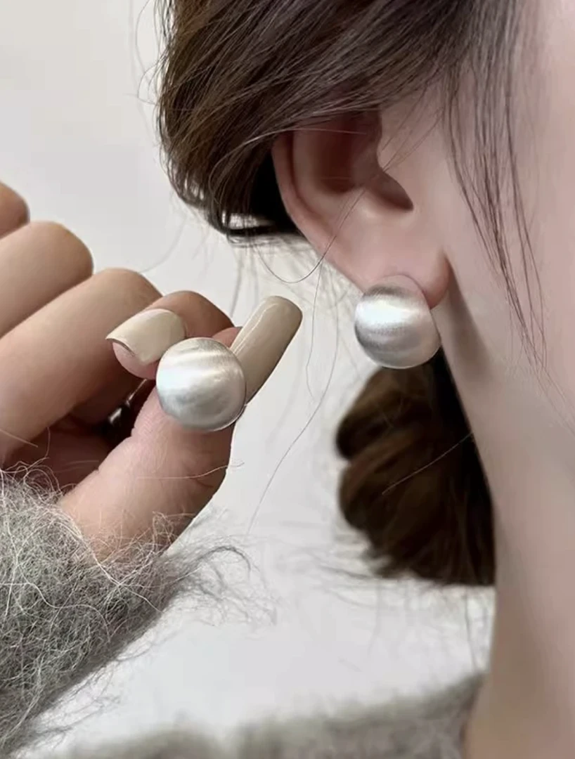 合金耳饰 豆豆耳环气质时尚百搭复古法式小众欧美白色轻奢港风ins