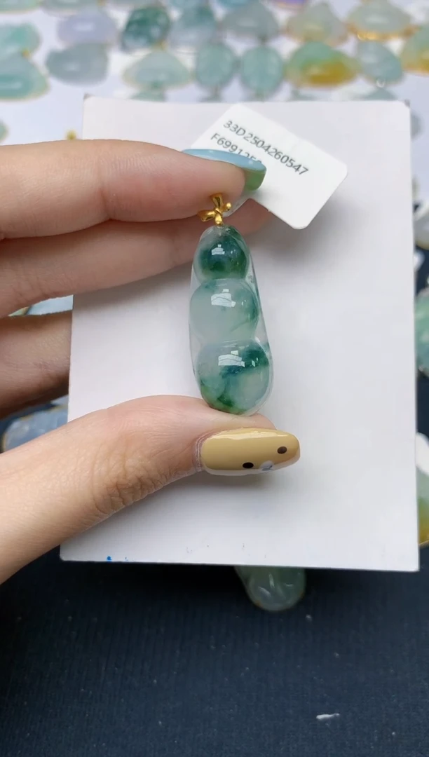 翡翠18K金镶嵌颈饰天然翡翠A货