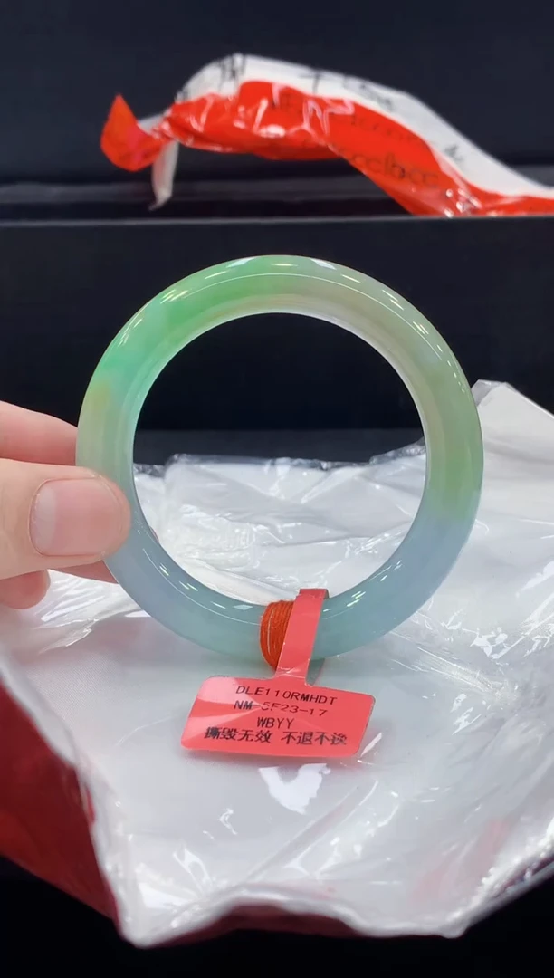 未镶嵌手镯翡翠翡翠手镯