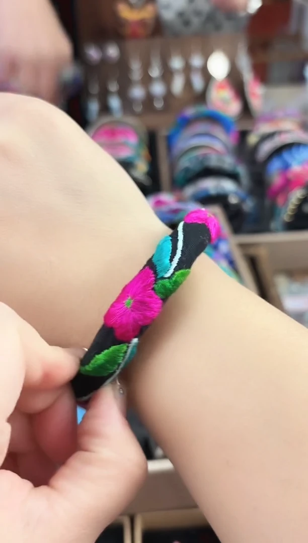 织绣艺枝独绣手工饰品76