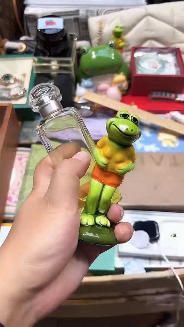 李先生.全球寻宝高端瓷儿