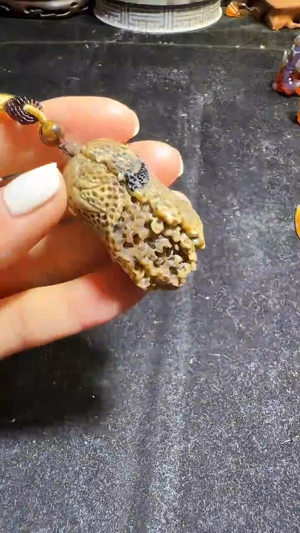 琥珀颈饰未镶嵌35