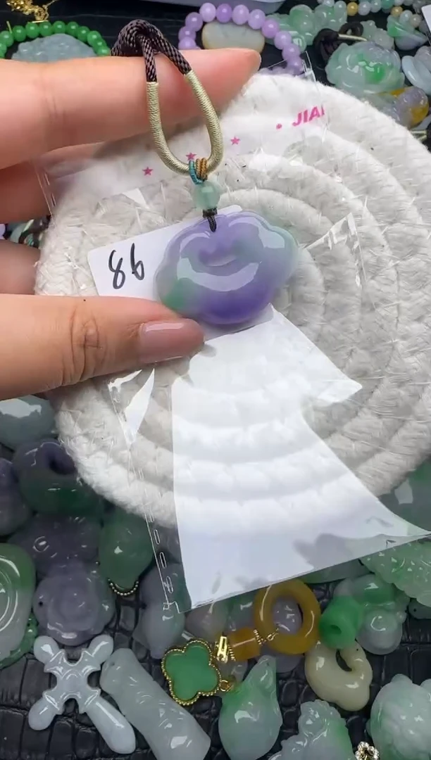 颈饰未镶嵌翡翠缅甸翡翠吊坠