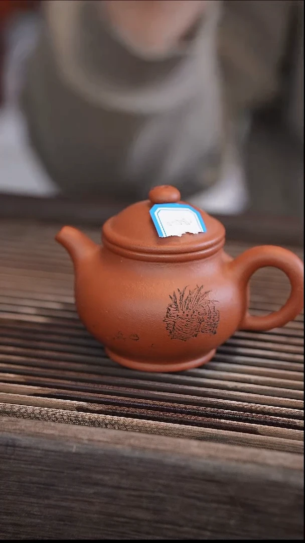 茶壶紫砂雕刻随机 130cc 潘壶 红清水【宽口】